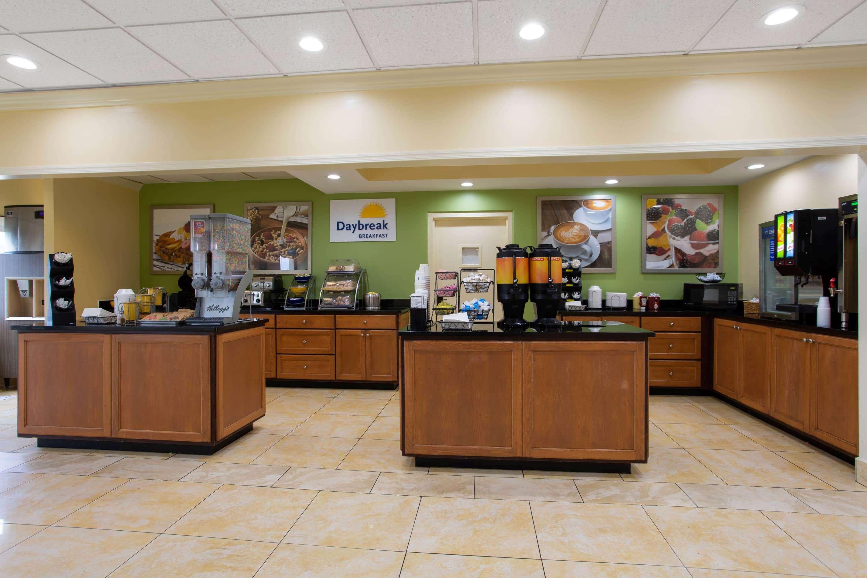 Days Inn By Wyndham Absecon Atlantic City Area Dış mekan fotoğraf